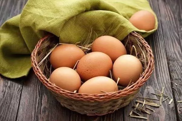 Куриные яйца – польза и вред: кому их можно есть, а кому нельзя. Популярные мифы