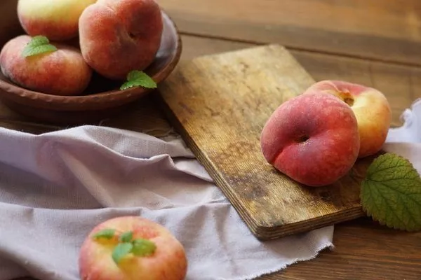 Инжирный персик: описание, сорта, фото, посадка, выращивание и отзывы