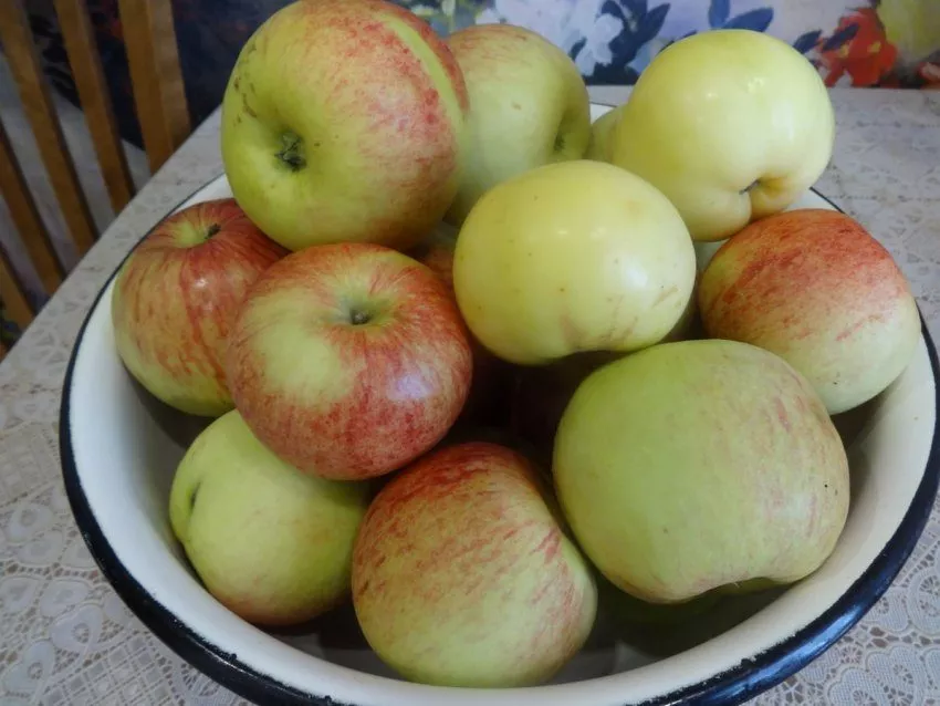 Яблочный джем - самый простой рецепт