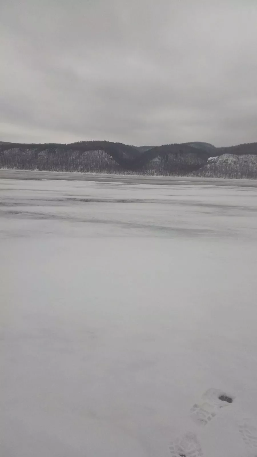 Волга замерзла