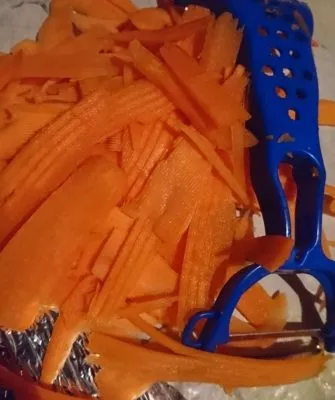Очистки морковные