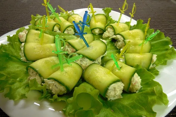 блюдо из огурцов