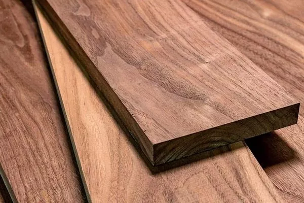 древесина грецкого ореха Великан