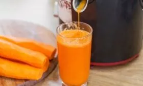 морковный сок с мякотью из моркови Детская сладкая
