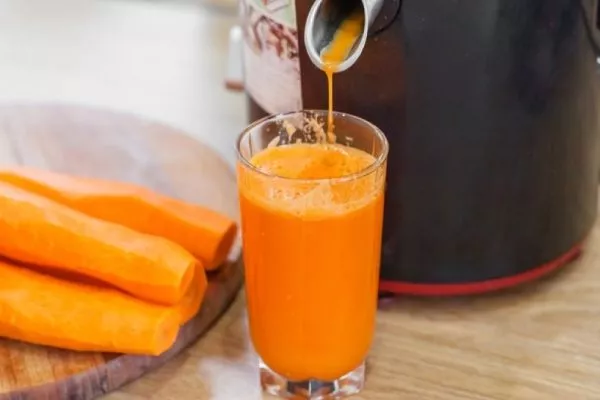 морковный сок с мякотью из моркови Детская сладкая
