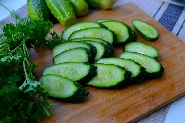 нарезка огурцов Апрельский