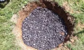 Персик Глория - дренаж в яме