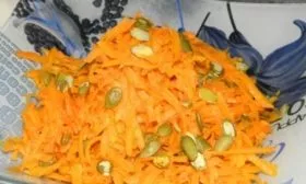 морковно-тыквенный салат из плодов и семян Матрёшки