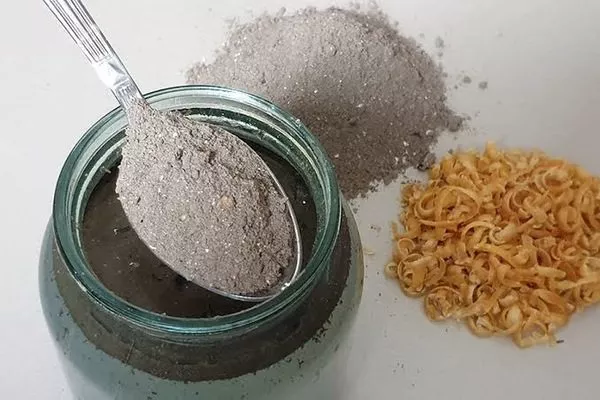 настой древесной золы для обработки пионов