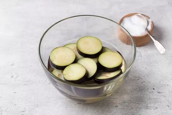 замачивание баклажанов солёном растворе