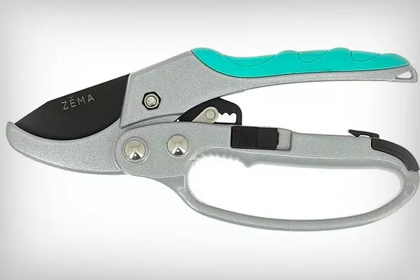 секатор с храповым механизмом увеличениt размеров яблок32