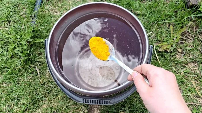 разведение удобрения в ведре